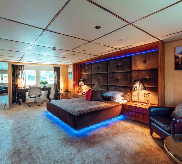 TANGO - Master stateroom