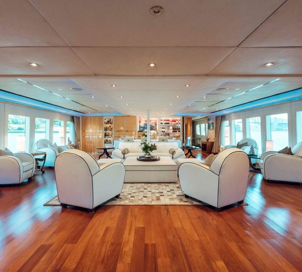 TANGO - Salon view forward