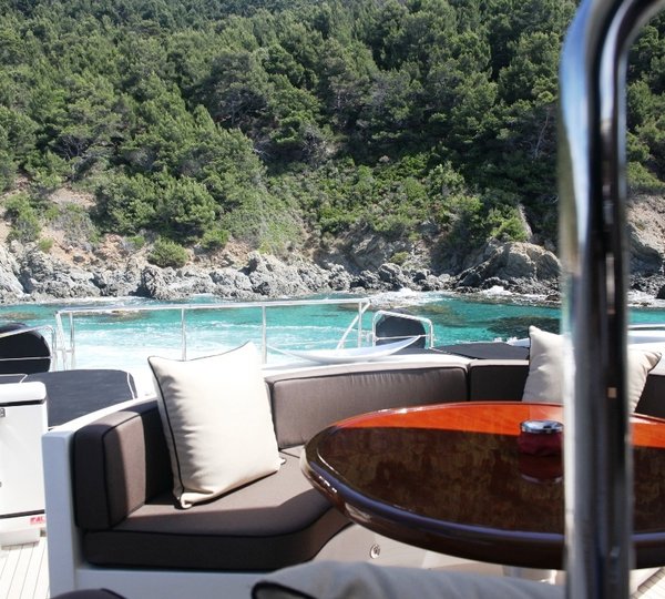 THE STORM 1 - Aft deck 2