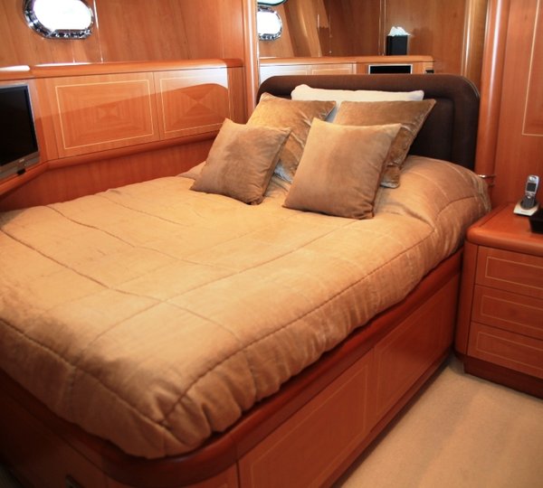 THE STORM 1 - Guest Cabin