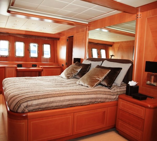 THE STORM 1 - Master Cabin