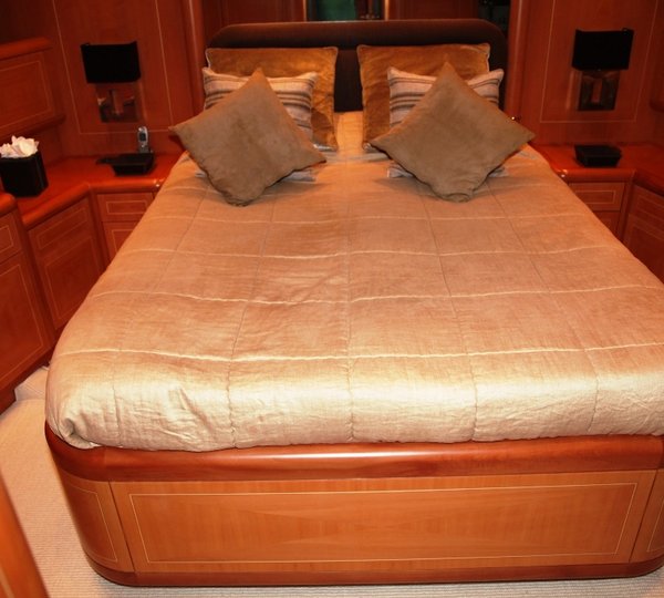 THE STORM 1 - VIP Cabin