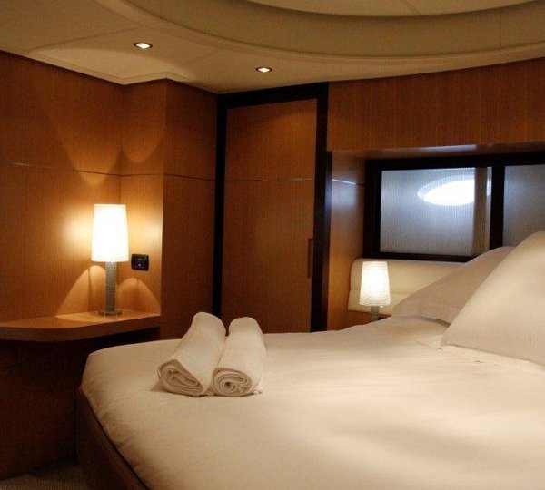 TIGER LILY OF LONDON -  Guest Cabin