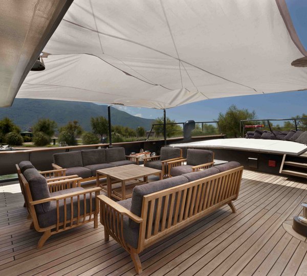 TUG VERVECE - Aft Deck 2