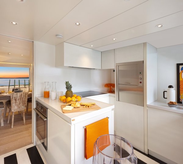 TUG VERVECE - Galley