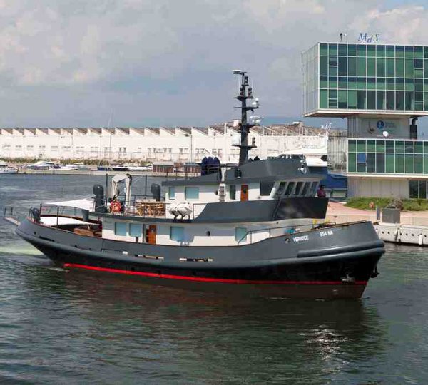 TUG VERVECE - In Port