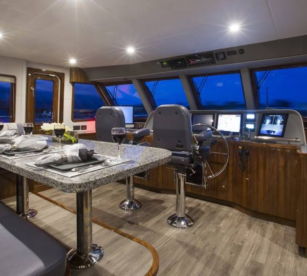 Ti Punch Yacht - Wheelhouse