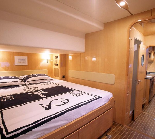 Tiputa - large Aft Cabin