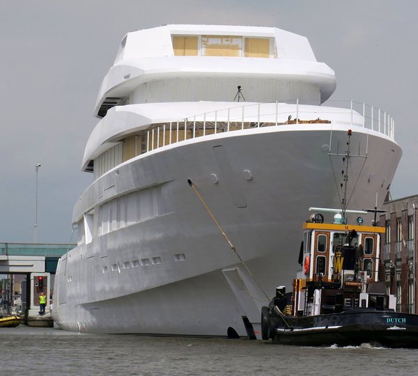Transportation of Feadship Hull 700. Photo credit Dutch Yachting