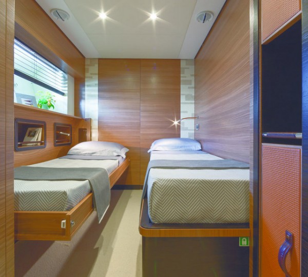Twin guest cabin Magellano 76 yacht 001