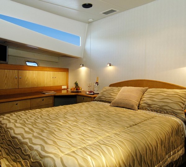 ULTIMATE LADY Master Cabin