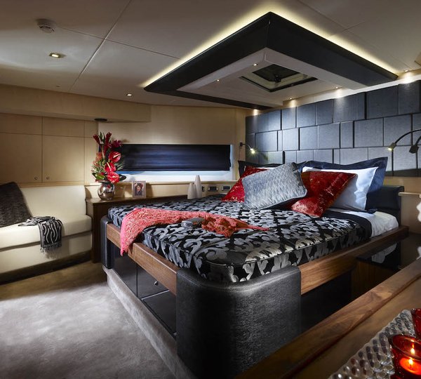 VEUVE yacht - Suite