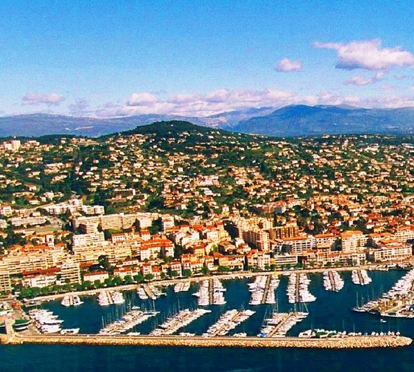 VOGUE OF BEAULIEU -  Home port in Golf juan