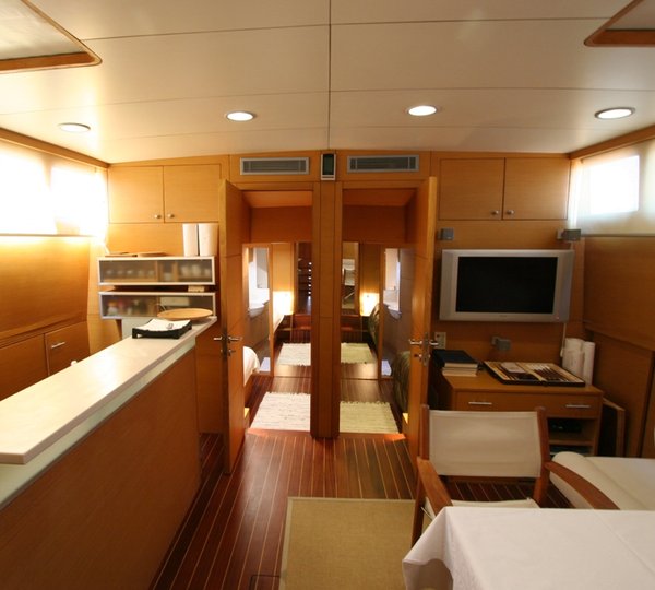 VONGOLE - Salon looking forward