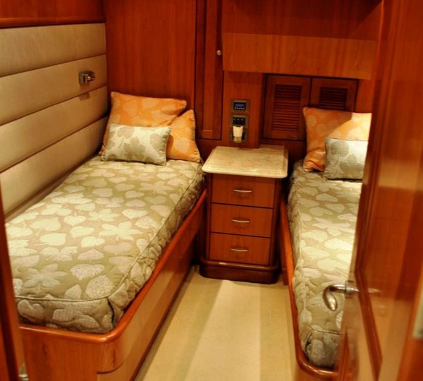 WATERSHED II -  Twin Cabin