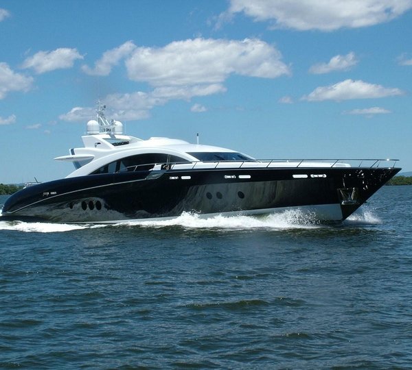 Warren Yachts s120 superyacht Ghost Photo by IBS