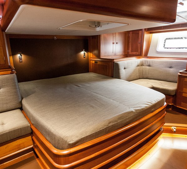 Windhunter II Yacht - Cabin