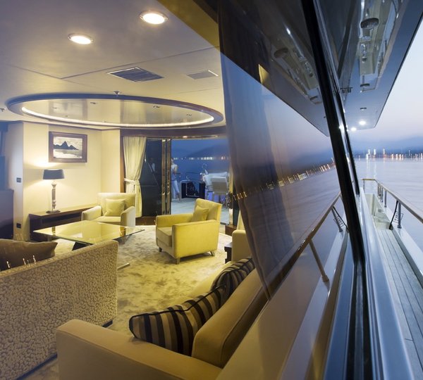 XO OF THE SEAS - Looking In