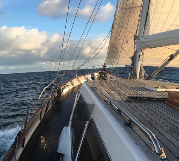 YONDER STAR - Sailing