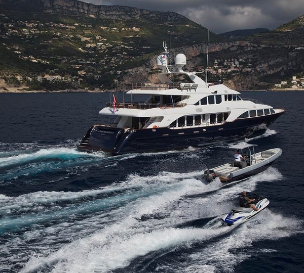 Yacht AFRICAN QUEEN -  Cruising with Tender and Toys