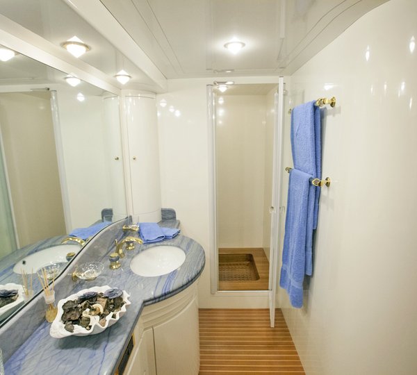Yacht APANEMIA - Ensuite 2