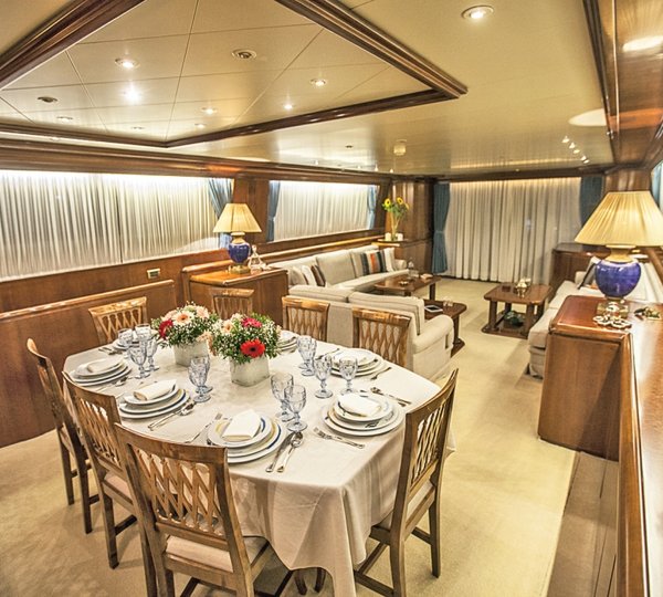 Yacht APANEMIA - Formal Dining