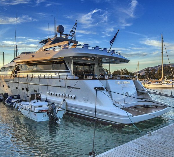 Yacht APANEMIA - In Port