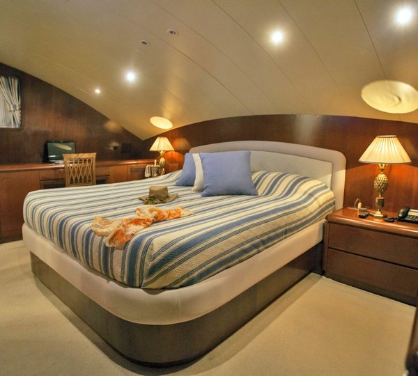 Yacht APANEMIA - Master Cabin