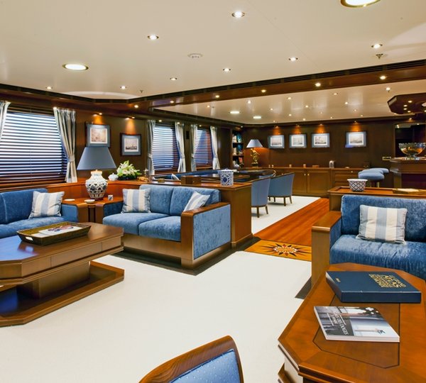 Yacht AXANTHA II -  Main Salon