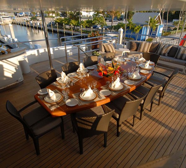 Yacht AZTECA II -  Bridge Deck Dining