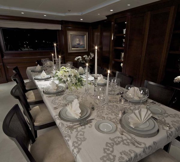 Yacht AZTECA II -  Formal Dining