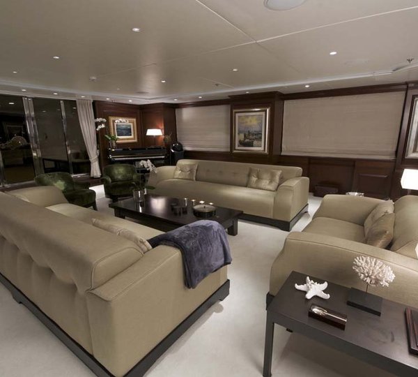 Yacht AZTECA II -  Main Salon Seating