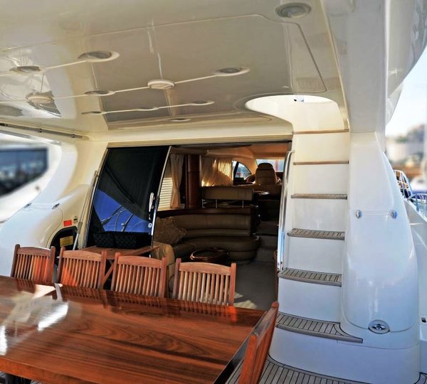 Yacht AZUCENA MARE - Aft Deck