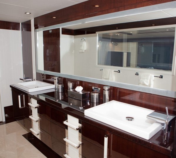 Yacht Algorythm - Master Bath 1