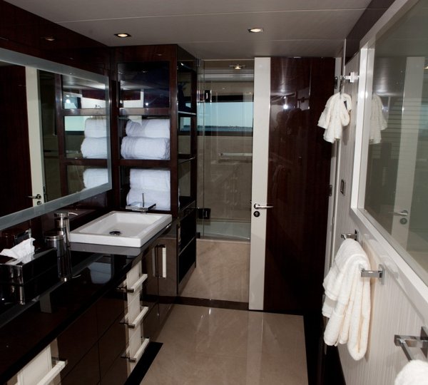 Yacht Algorythm - Master Bath 4