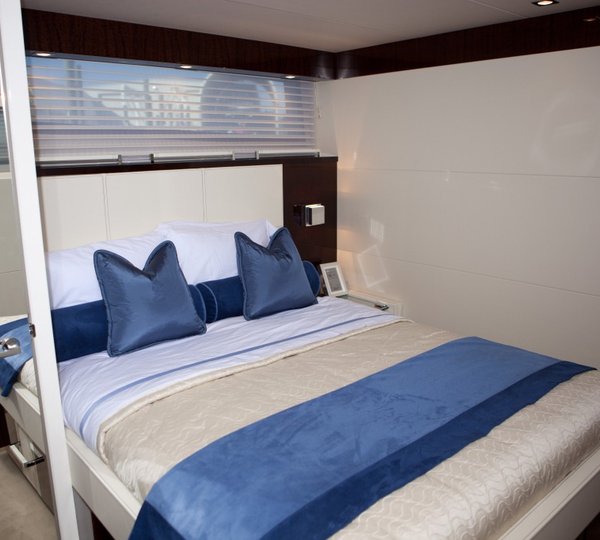 Yacht Algorythm - Portside Stateroom