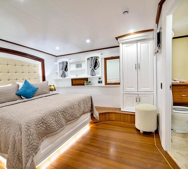 Yacht BELLAMARE - 2nd Master Cabin