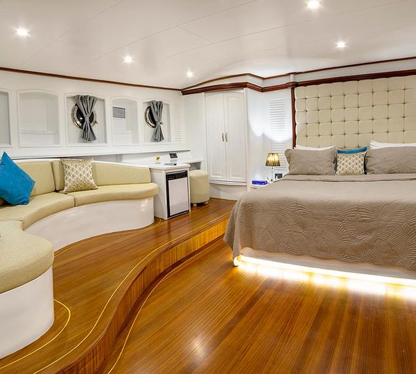 Yacht BELLAMARE - Master Cabin