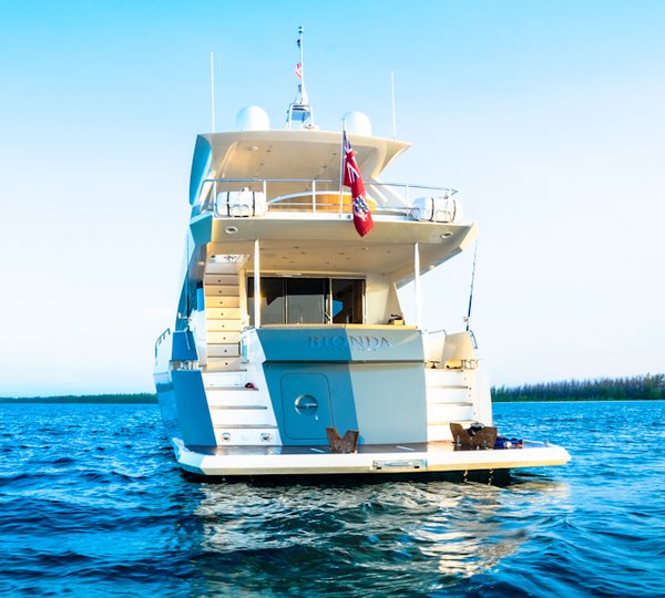 Yacht BIONDA - Aft View