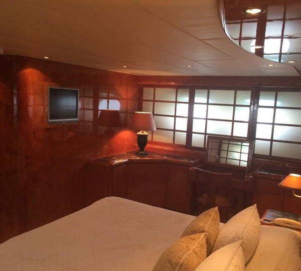 Yacht BIRD OF PREY - Master stateroom