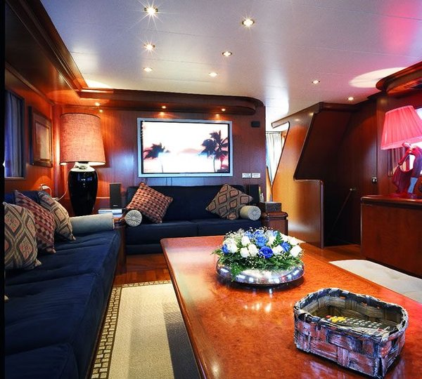 Yacht BLUE LADY -  Main Salon Seating