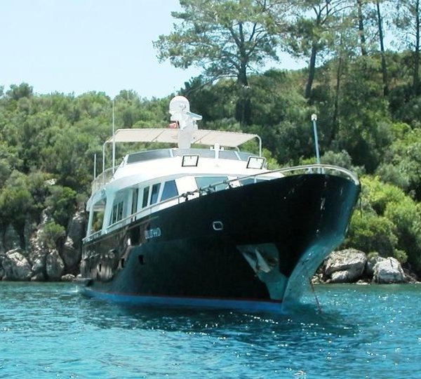 Yacht BLUE LADY -  On Charter