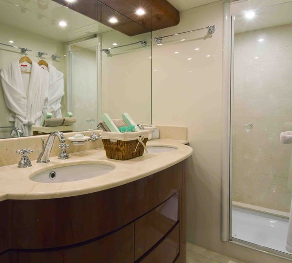 Yacht BOJANGLES -  Master Ensuite