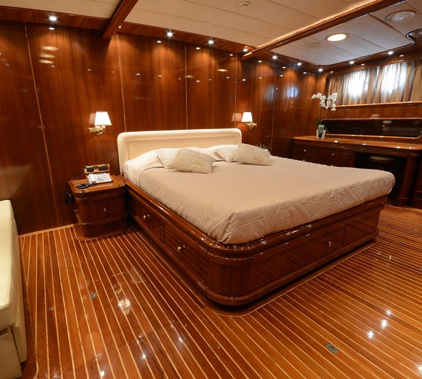 Yacht CAMELLIA - Master Cabin