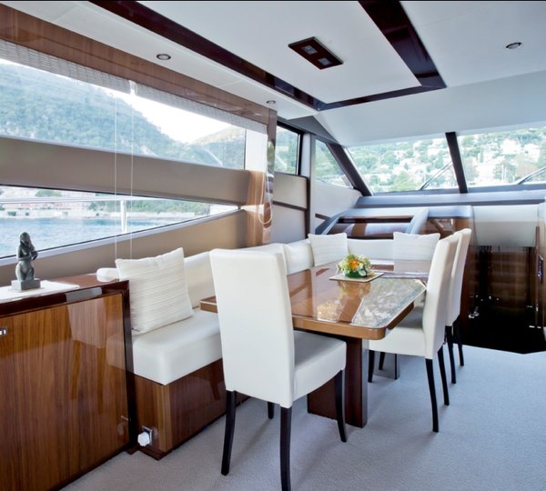 Yacht CARTE BLANCHE III -  Dining Area