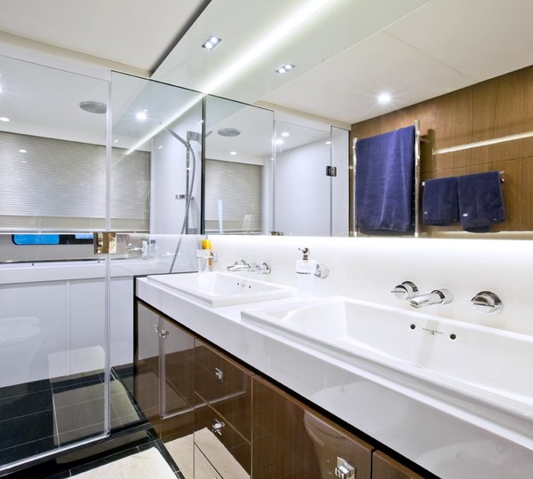 Yacht CARTE BLANCHE III - Master Cabin Ensuite