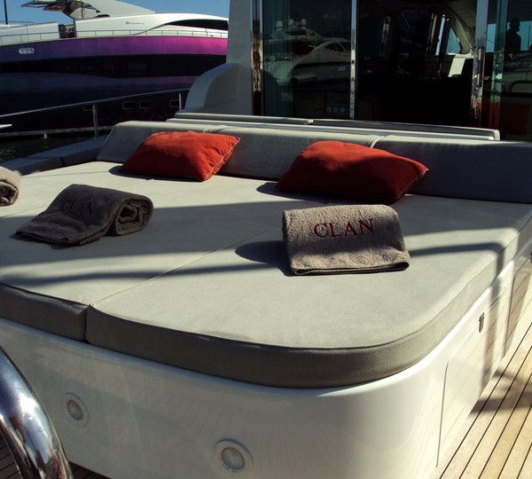Yacht CLAN V - Aft deck Sunpad
