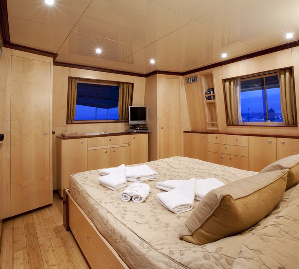 Yacht CLARA ONE - Master Cabin