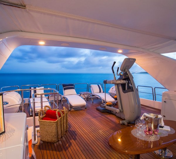 Yacht Camarina Royale - Sundeck