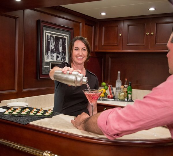 Yacht Camarina Royale - Skylounge Bar